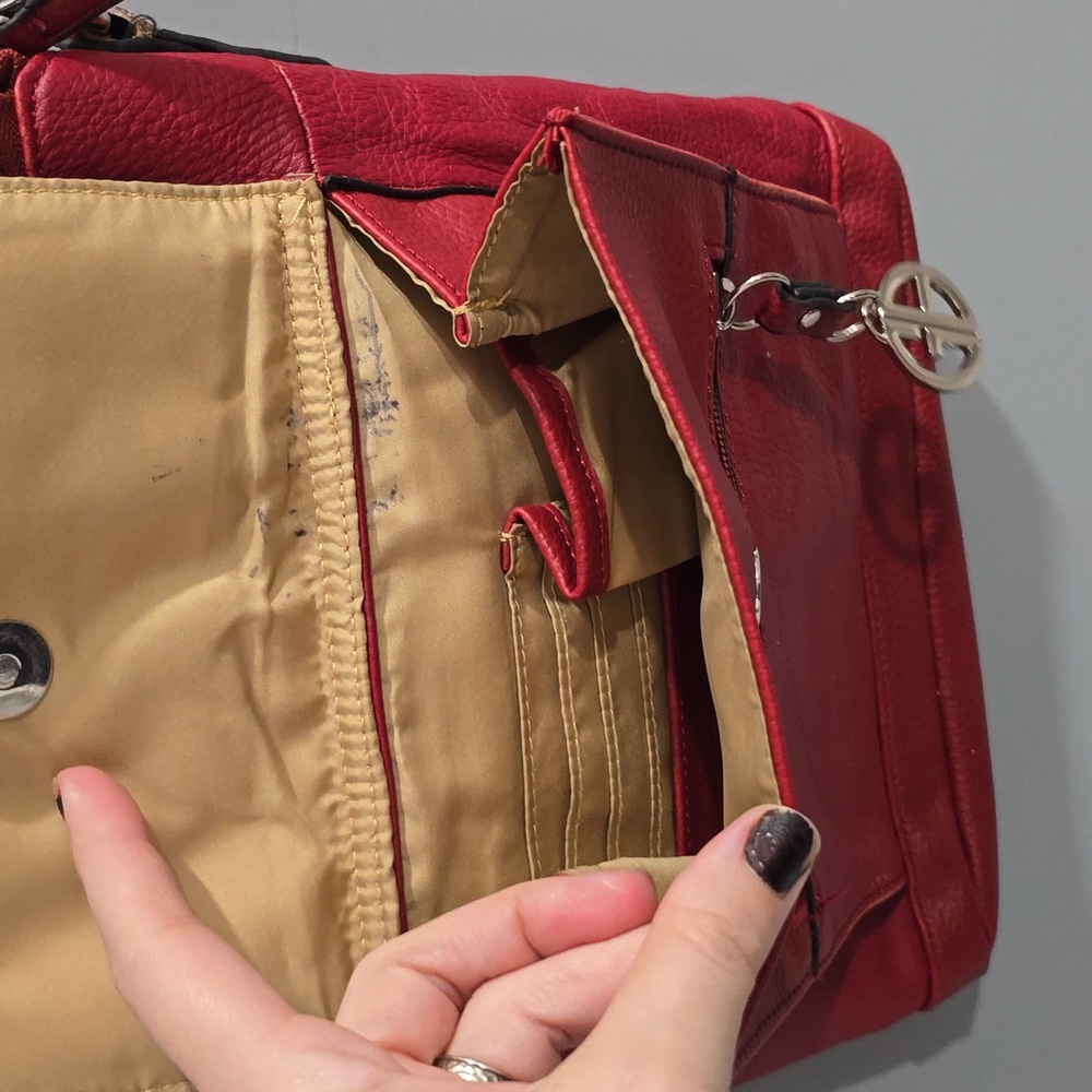 Giani Bernini Leather Red Shoulder Bag. - Picture 4 of 16